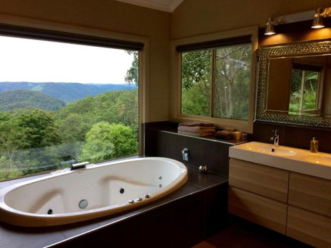 Maleny Luxury Cottages - Australian Directory 1