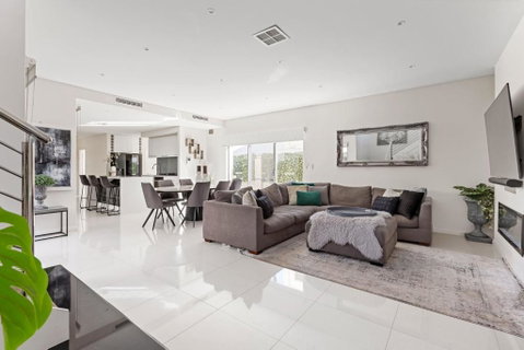 Luxury Beachside Residence - Australian Directory 2