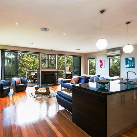 LVista Lorne - Australian Directory 1
