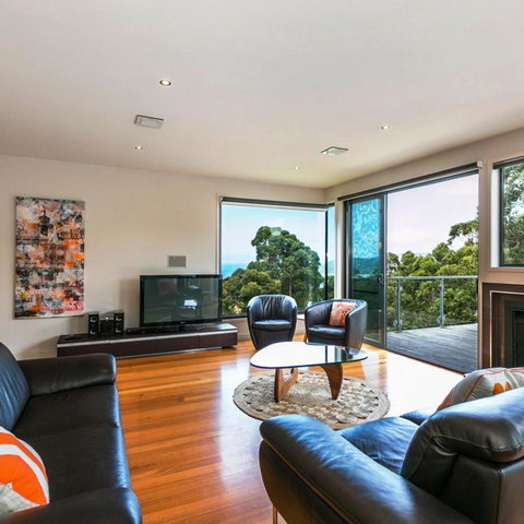 LVista Lorne - Australian Directory 3