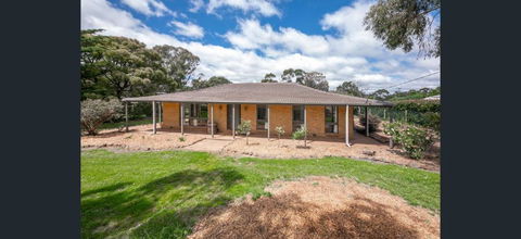 Macedon Country Stay - Australian Directory 3