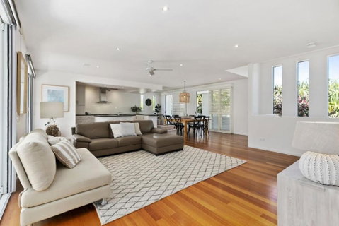 Maher Tce Stately Residence With Beach Side Charm - Australian Directory 0