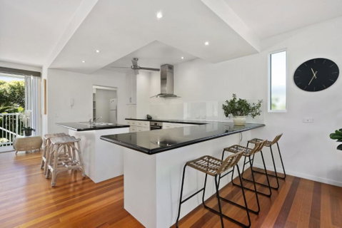 Maher Tce Stately Residence With Beach Side Charm - Australian Directory 2