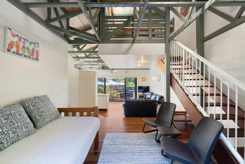 MAIN STAY - 100m To Patrolled Beach, Pool, Wifi, Close To Cafes - Australian Directory 1