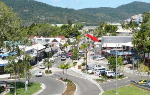 Main Street - Airlie Apartment - Australian Directory 1