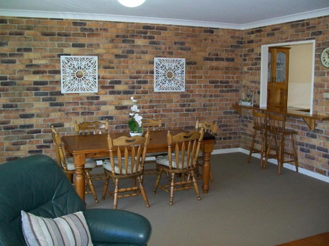 Mainsail 10 17 Owen Street - Australian Directory 2