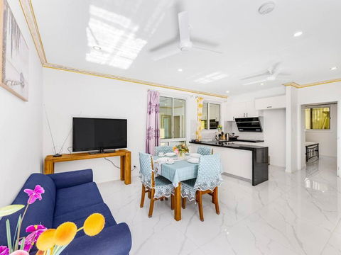 Malls At Doorstep 2-Bed Unit In Heart Of Cannon Hill - Australian Directory 2