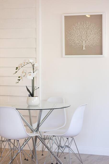 Manley St Retreat - Australian Directory 1
