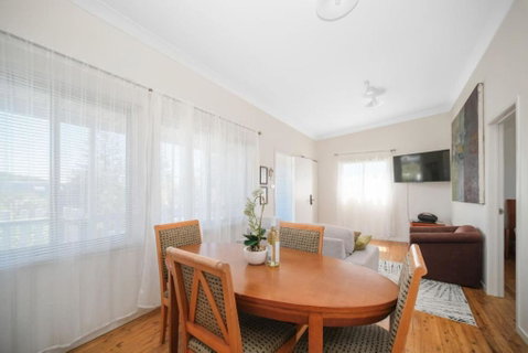Manning Point Heights Upstairs - Australian Directory 0