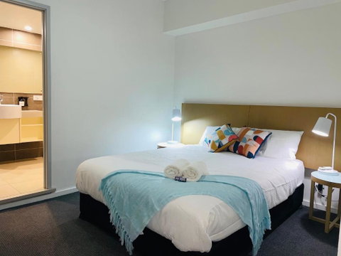 Mantra Deluxe Studio Darwin - Australian Directory 3