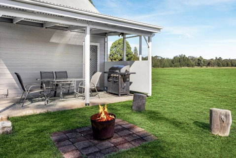 Madigan Cottages - The Barn Pet Friendly - Australian Directory 0