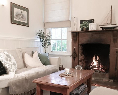 MARIGOLD COTTAGE Charming 1870s Central Daylesford Cottage - Australian Directory 2