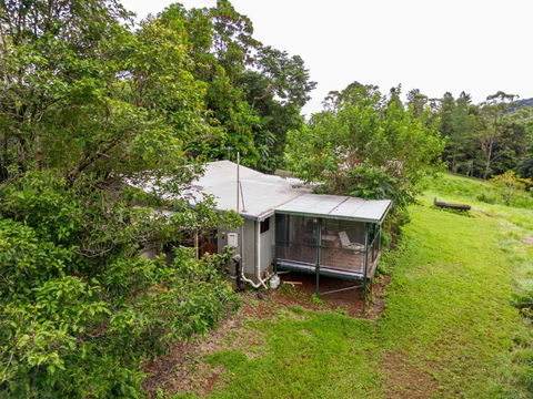 Mena Creek Flower House - Australian Directory 3