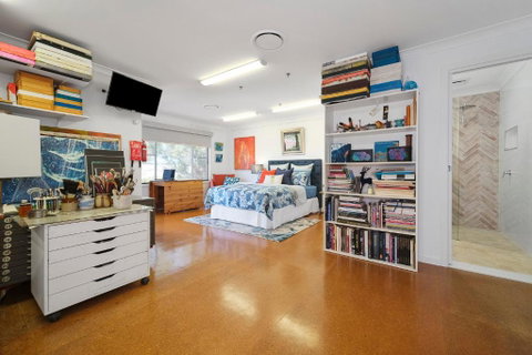 Marche Home Stay, Immaculate Presentation, Private & Relaxing - Australian Directory 1