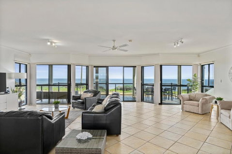 Mareblue Villa - Aldinga Beach - C21 SouthCoast Holidays - Australian Directory 2