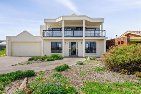 Mareblue Villa - Aldinga Beach - C21 SouthCoast Holidays - Australian Directory 0