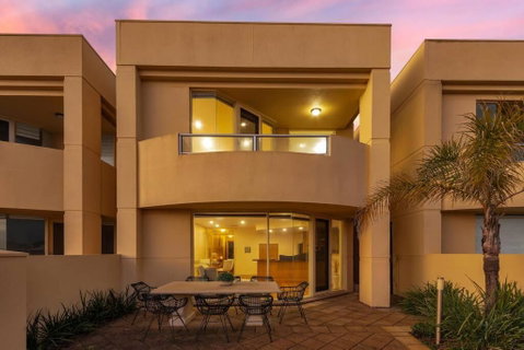 Marina House Next To Beach - Australian Directory 2