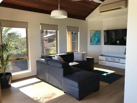 Marina Luxury Apartment & Marina Retreat Ground Floor With Ocean Views Beresford - Australian Directory 2
