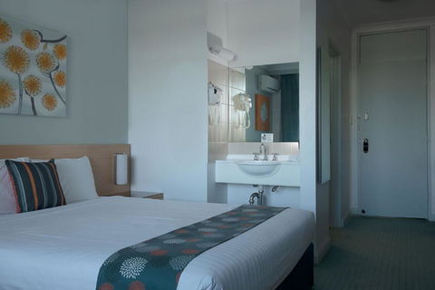 Markets Hotel - Australian Directory 2