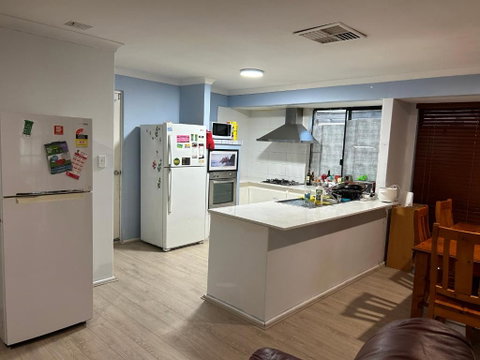 Master Room With Ensuite In A Lovely House - Australian Directory 2