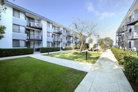 Melville Oasis - Australian Directory 0