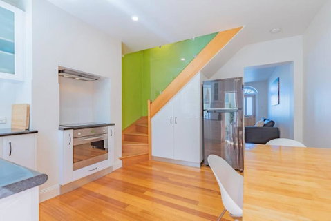 MELVINGTON BOUTIQUE APARTMENT IN HOBART CBD O - Australian Directory 2