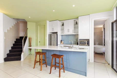 Merlot Verdelho Townhouses - Australian Directory 2