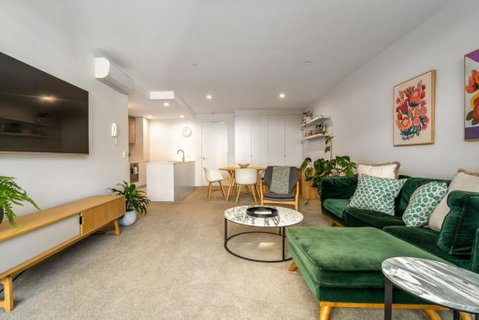 Modish Apartment Near Parliamentary Triangle - Australian Directory 1