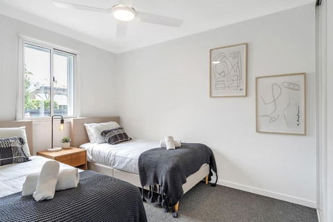 Modern Balmain Abode - Australian Directory 2