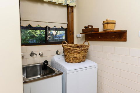 Miriams Cottage - Australian Directory 2