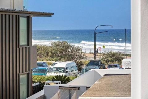 Modern Courtyard Oasis For Easy Beachside Living - Australian Directory 1