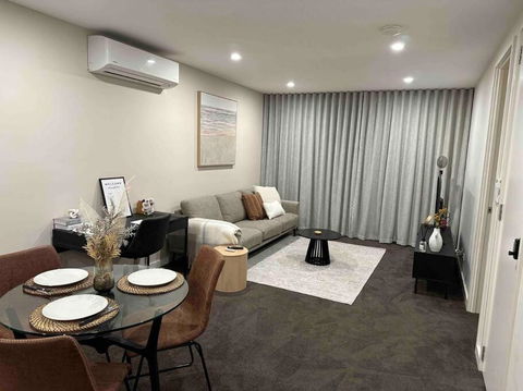 Modern Griffith Apartment - Australian Directory 2