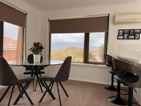 Modern Light Filled Home Near Beaches - Australian Directory 3