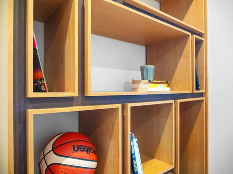 Modern Split Level 2Bed With Pool - Australian Directory 3