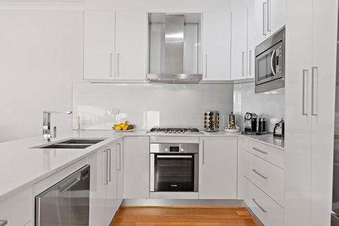 Modern Scarborough Townhouse - Australian Directory 2