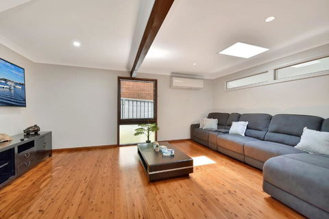 NEW PropertyBreezy Bayside Haven At Brightwaters - Australian Directory 2