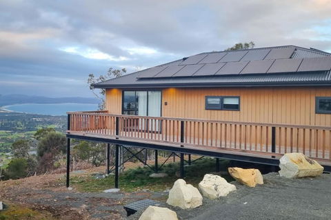 Mount Rumney Escapes Seaview House 1 - Possum House - Australian Directory 0