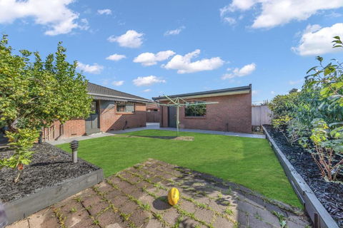 Newly Renovated House Near Melbourne Airport - Australian Directory 1
