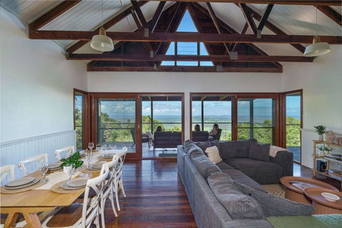 Mountain Retreat With Ocean Views And Fireplace - Australian Directory 2