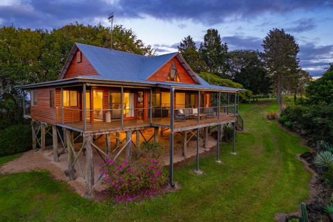 Mountain Retreat With Ocean Views And Fireplace - Australian Directory 3