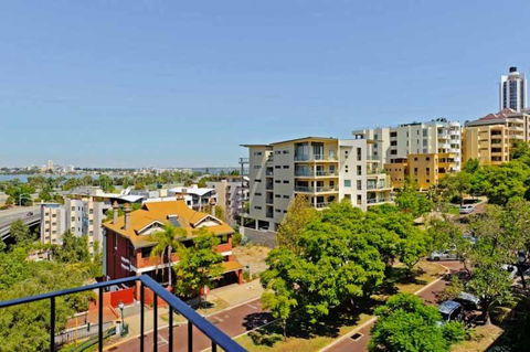 Mountway Holiday Apartments - Australian Directory 2