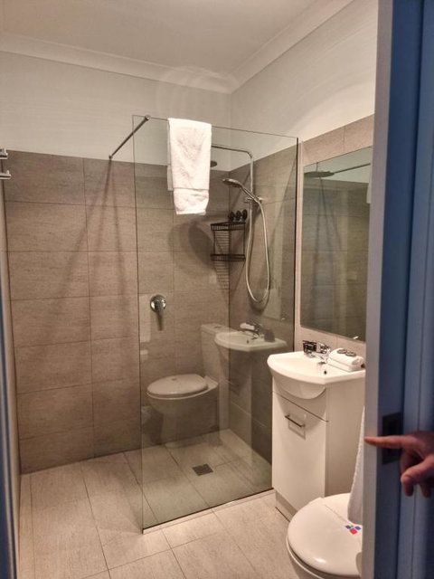 Myrtleford Hotel - Australian Directory 3