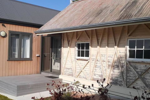 NEST- Luxury Vineyard Accommodation - Australian Directory 2