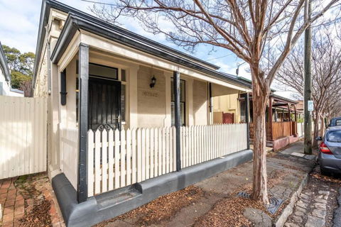 Netley Cottage Eastwood - Australian Directory 3