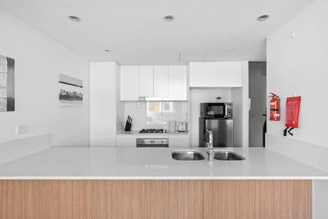 NEW 3BR Apt In Kingsgrove Sleeps 7 - Australian Directory 2