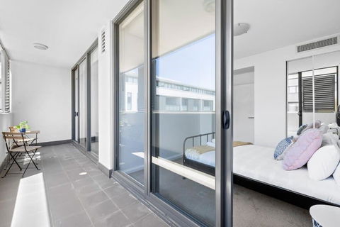 NEW 3BR Apt In Kingsgrove Sleeps 7 - Australian Directory 1