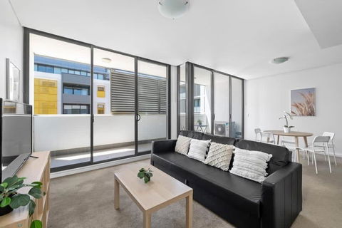 NEW 3BR Apt In Kingsgrove Sleeps 7 - Australian Directory 3