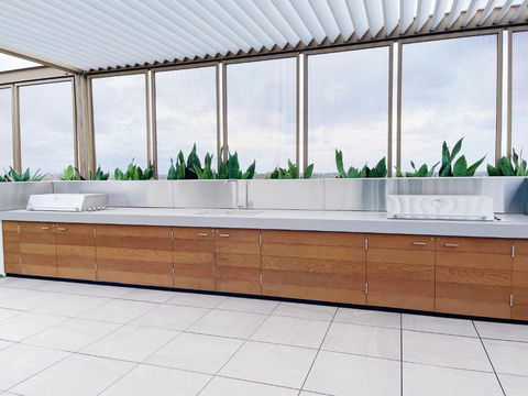 New Apartment Close To Westfield And Hospital - Australian Directory 2