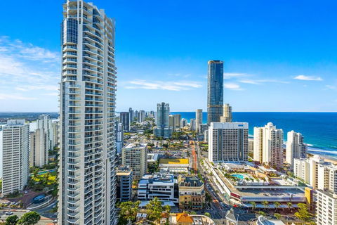 NEW Chevron Ocean Views Central Surfers. - Australian Directory 3