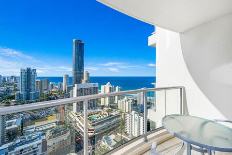 NEW Chevron Ocean Views Central Surfers. - Australian Directory 0
